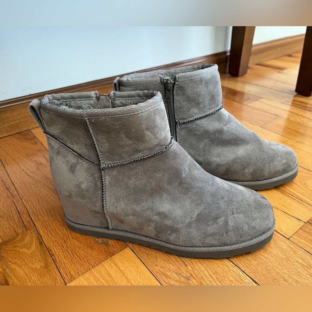 NWOT Dunes‎ Women's hidden wedge boot size 11